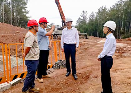 通江县委副书记、县长谭青松带队督导...